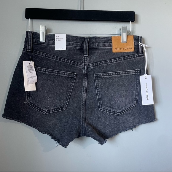 Aritzia Denim Forum
The Yoko Hi-Rise Jean Short black size 27 - Picture 6 of 11